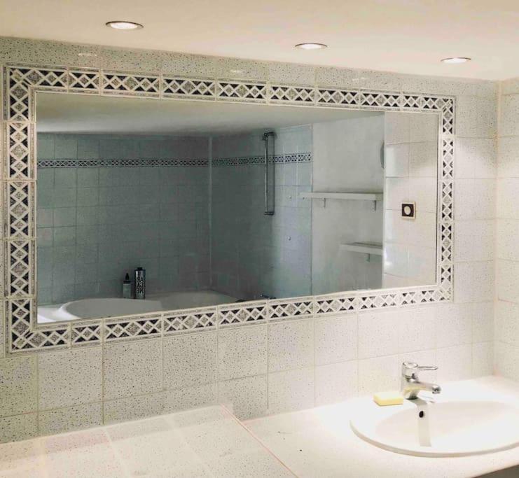 Appartement De Caractere Au Coeur Du Centre-Ville Монпелие Екстериор снимка